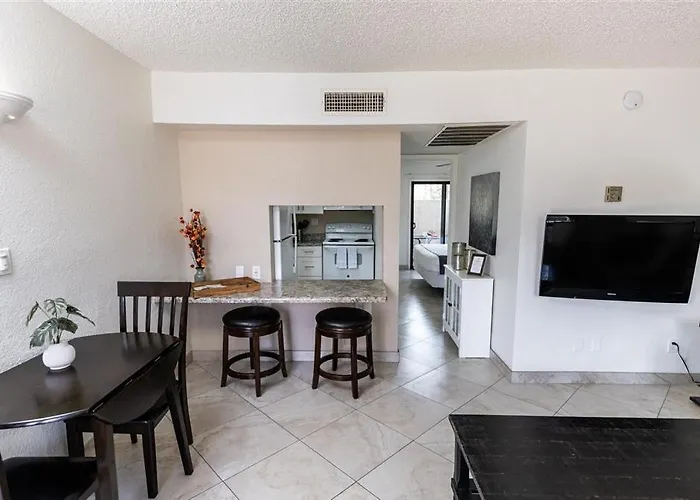 219 Fully Furnished, Wifi Included Apartment Scottsdale